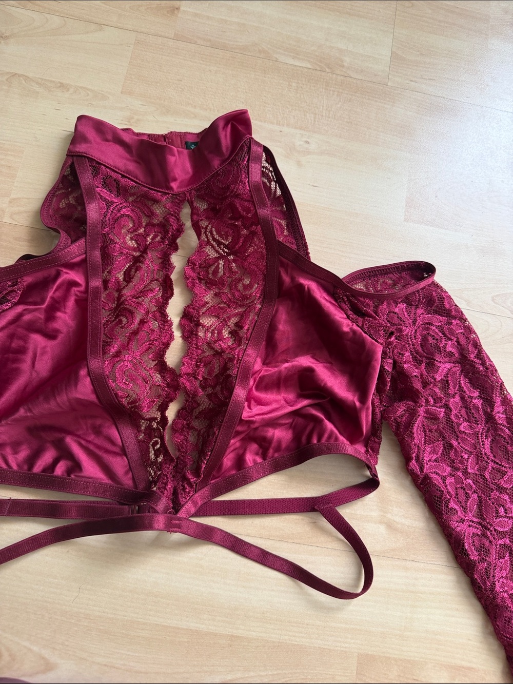 Frederick's of Hollywood Zayna Satin Lace 2-Pc Lingerie Set Burgundy Small - Picture 1 of 5